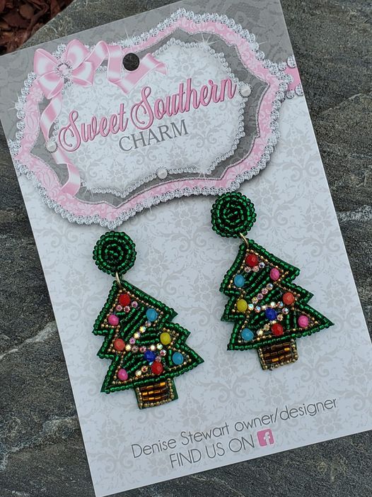 Gorgeous Beaded Christmas Tree Earrings-