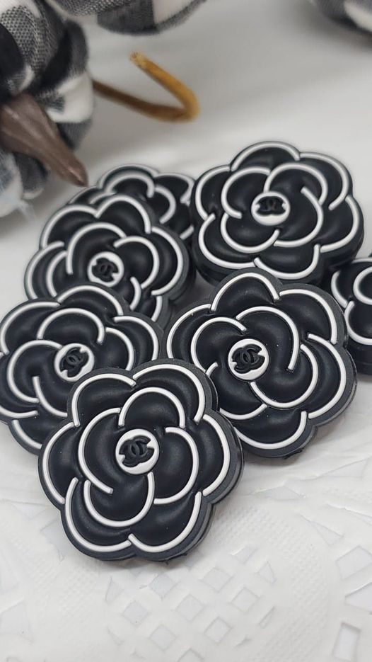 CeeCee Black Flower Silicone Focal-