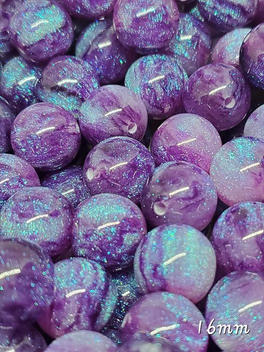 Gorgeous 16 mm Glittered Catseye Acrylic Beads-