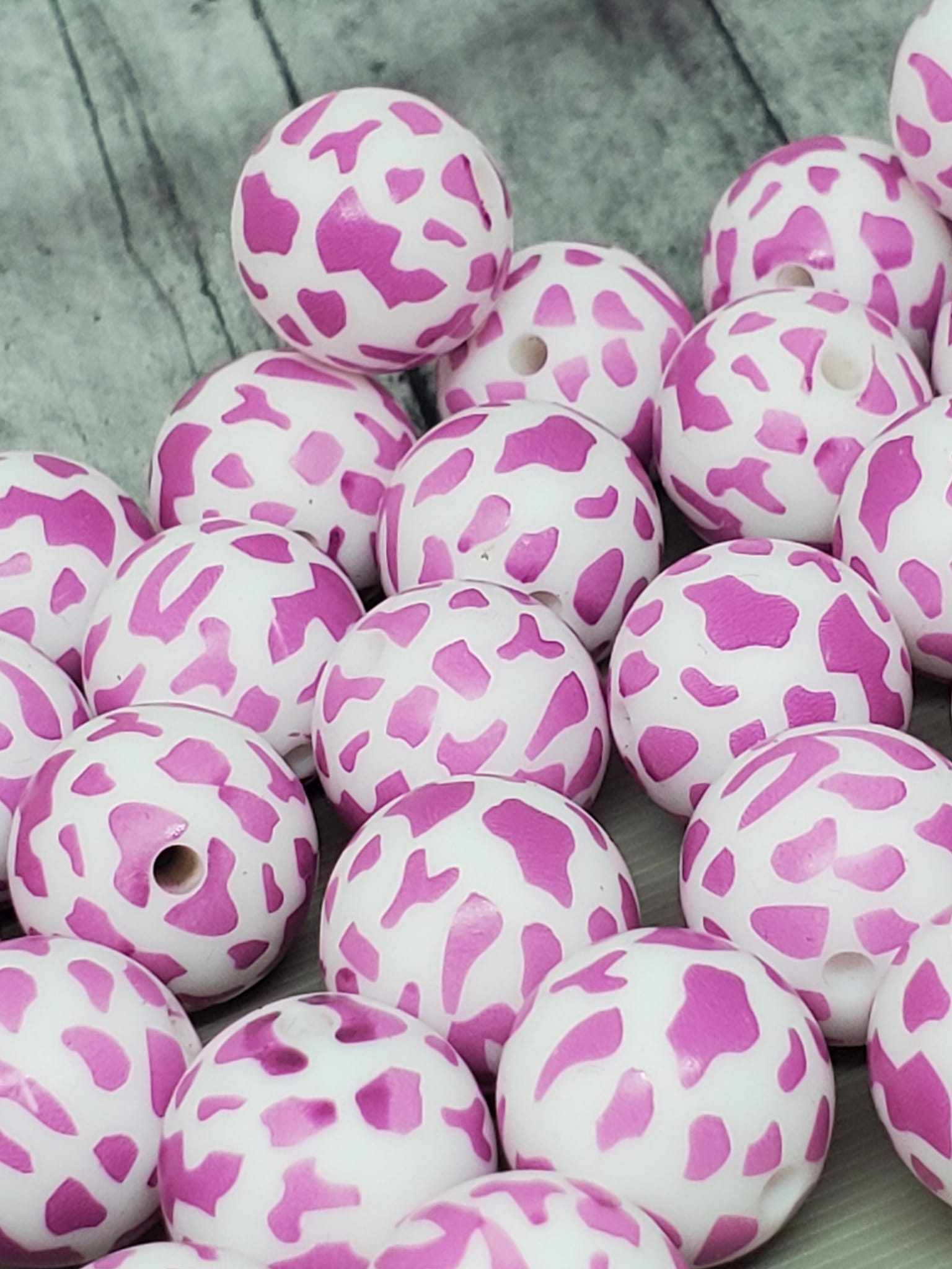 15 mm magenta/purple silicone animal printed bead-