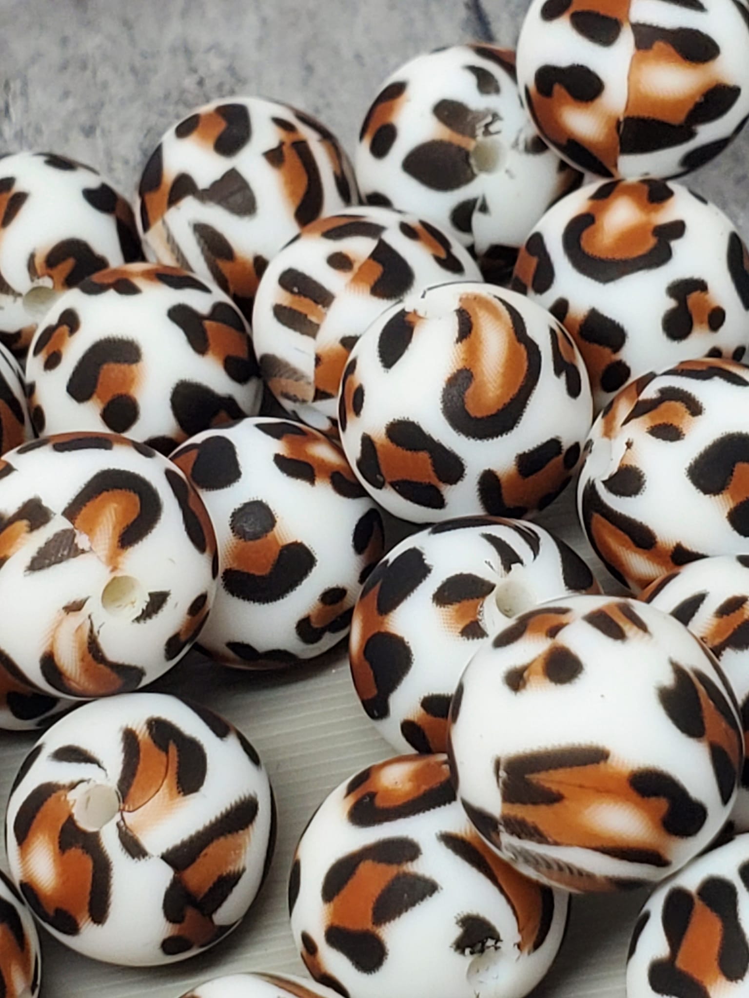 15 mm silicone brown and black animal printed beads-